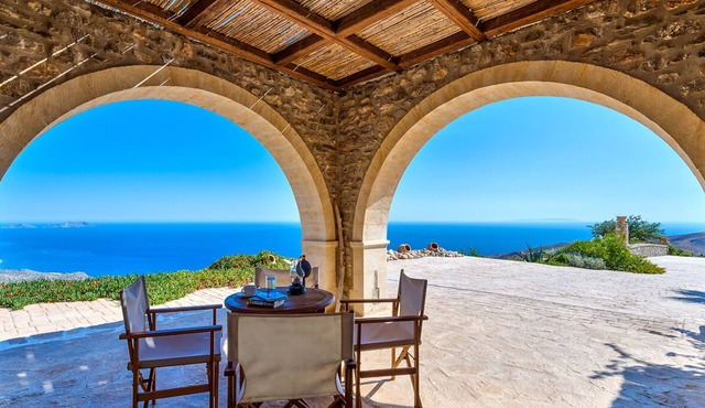 Super panoramic libyan seaview ,South Crete large private pool "Keramos Villa"