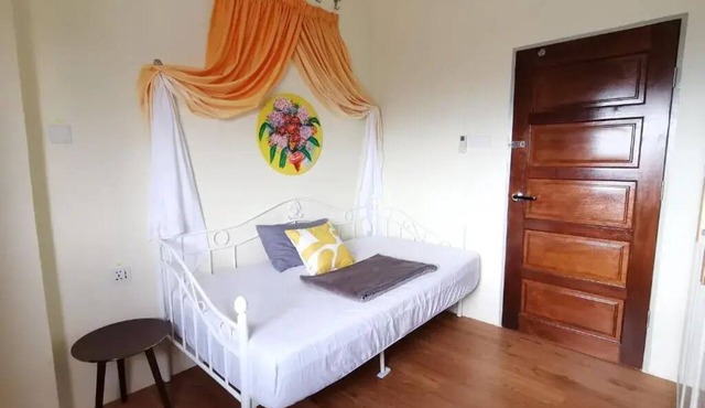 Super Single Suite