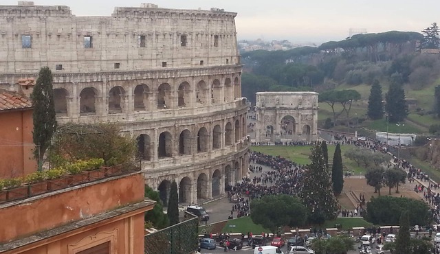 SUPERACTIC APARTMENT WITH SPLENDID TERRACE ON THE COLOSSEUM, BREATHTAKING VIEW