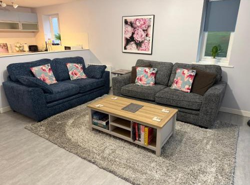Superb 2 bed 2 bathroom free parking