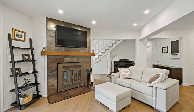 Superb 3-bedroom condo at Mont-Tremblant resort, steps from the action!
