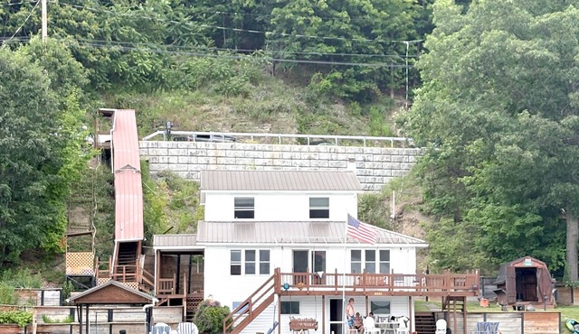 Superb 3-bedroom house with 100 feet of private lake front near Hammondsport, NY