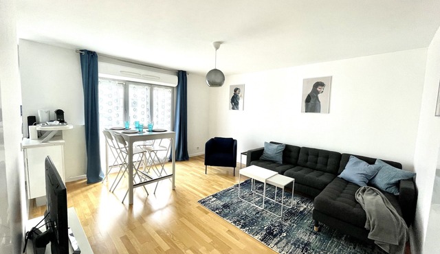 Superb 3 ROOMS facing Massy TGV/RER station