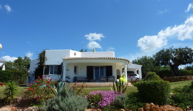 Superb air-conditioned villa. Discounts in low season