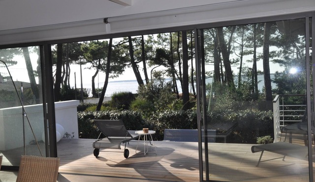 Superb and luxurious new villa, sea view, 20 m from the beach, Pyla/Moulleau
