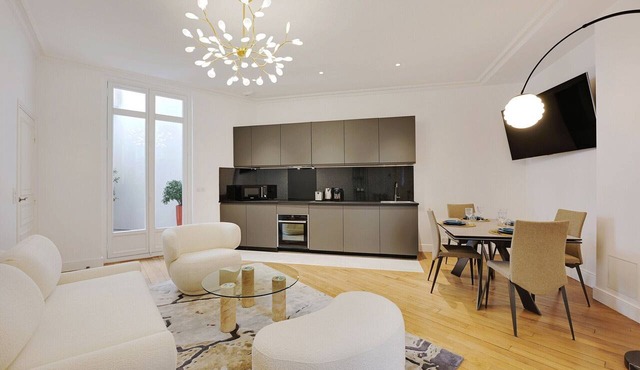 Superb apartment with terrace 2BR/4P Trocadero