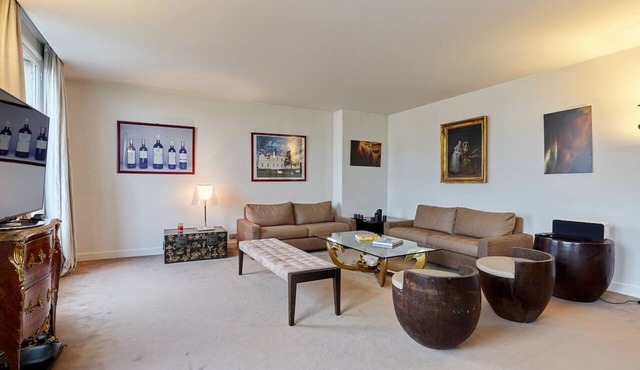 Superb Arc de Triomphe apartment