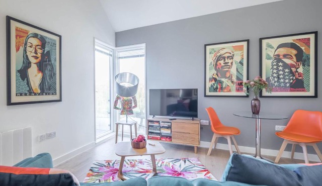 Superb Central Apt With Parking