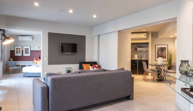 Superb Central Athens Suite with Rooftop – Perfect for 5 Guests, 85sqm