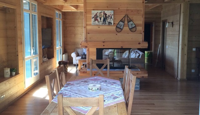Superb chalet apartment with views of the Cerdagne - 3 minutes from the cable cars