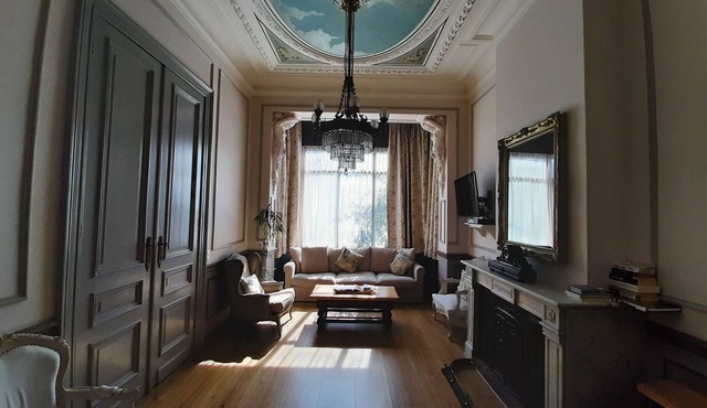 Superb character duplex in the European district