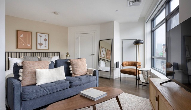 Superb Fenway Studio w/Gym, nr Green Line & Dining, by Blueground