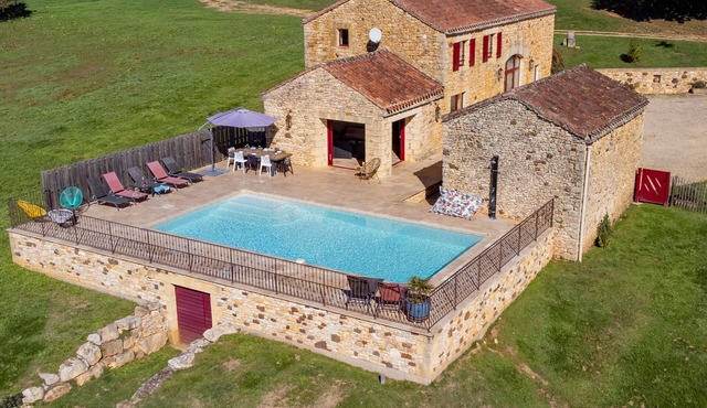 Superb high-end gite, private pool and views