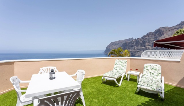 SUPERB LOCATION - PANORAMIC SEA & CLIFF VIEWS - WIFI - AIR CONDITIONING UNIT