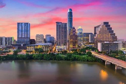 Superb location steps to DT and UT