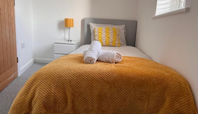 Superb modern flat in Northampton, parking &EV