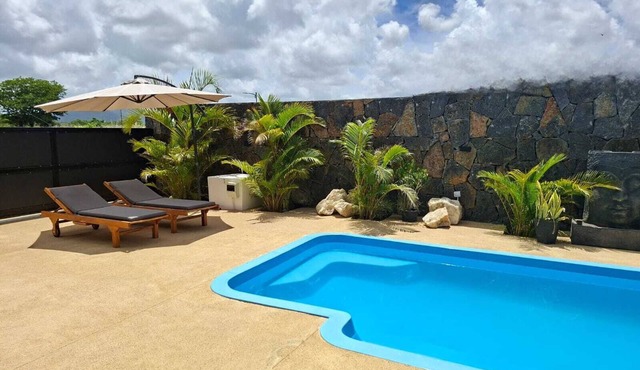 Superb modern contemporary 4 bedroom villa ensuite