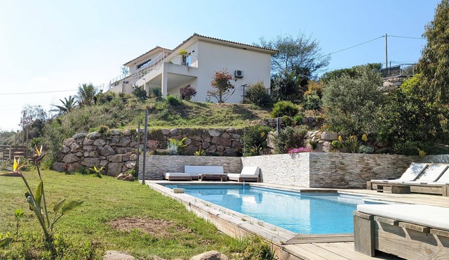 Superb modern villa of 300m2 overlooking Cala d'Orzu including 4 suites