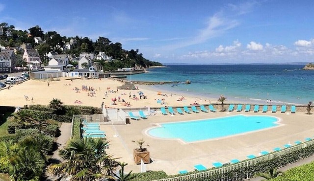 Superb sea view with pool