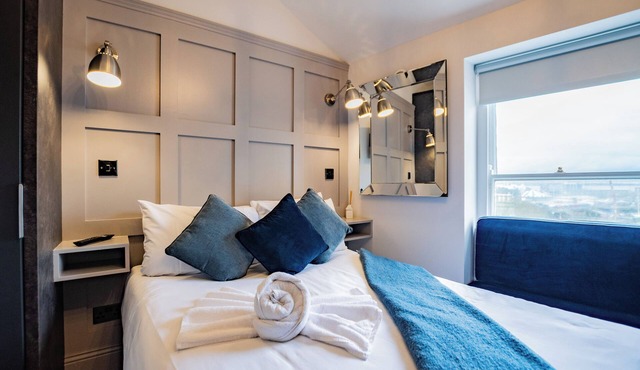 Superb Studio with Marina Views