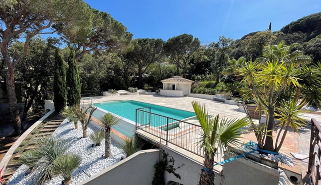 Superb VILLA 100 m from the beach with swimming pool