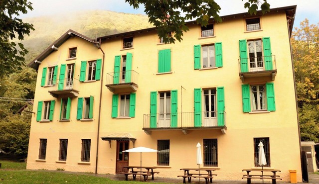 Superb villa in the mountains with private garden