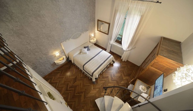 Superior Settimo Cielo with A/C and Private Bathroom in Villa le Facezie B&B