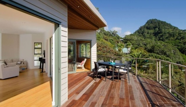 Superior modern beach house with outstanding views
