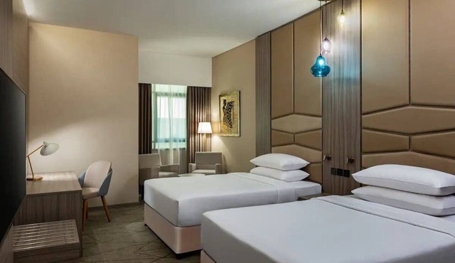 Superior Twin | FourPoints Dubai | Pool, Spa, Near Marina + Beach | 2 Units