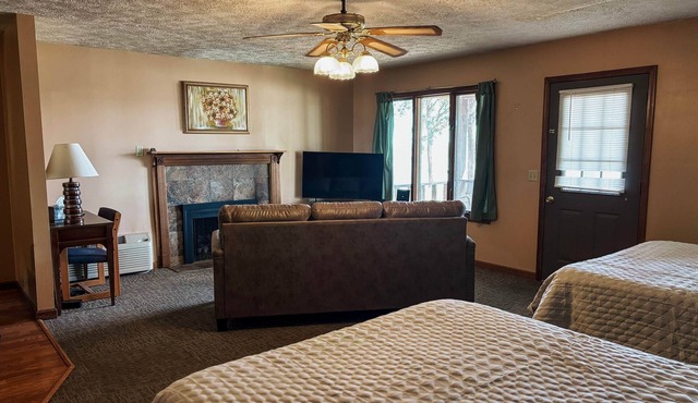 Superior Suite- Peaceful Retreat on the River