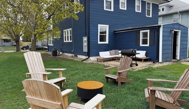 Superlisting! Entire Duplex, perfect for 2 families traveling together