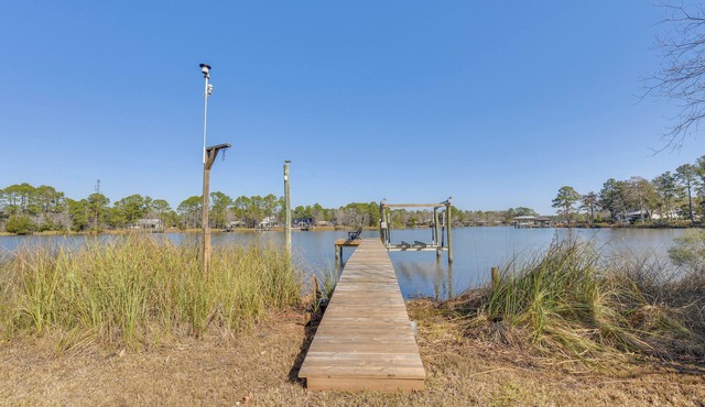 SUPs & Dock at Waterfront Home in Freeport