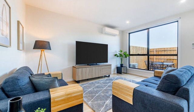 Surfcoast Stunner Brand New Townhouse