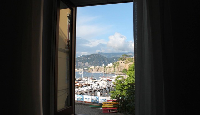 Surriento Suites