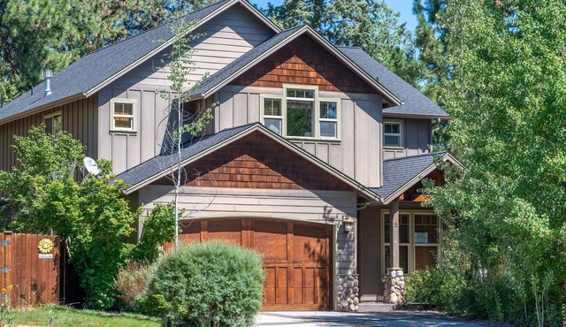 SW Bend Rest Relax Repose - Lrg yard & deck. Access to Canal, & River trails