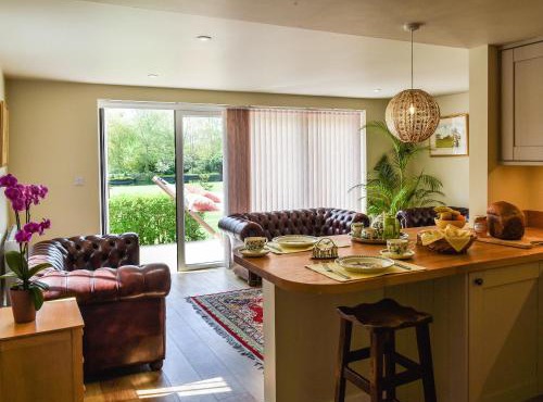 Swallowtail Lodge