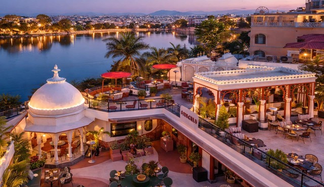 Swaroop Vilas - Lake Facing Boutique Hotel