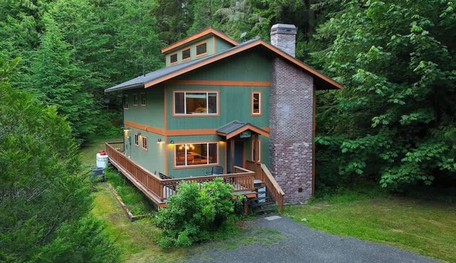 Sweeping Mt Baker Retreat Game RM, Hot Tub, AC