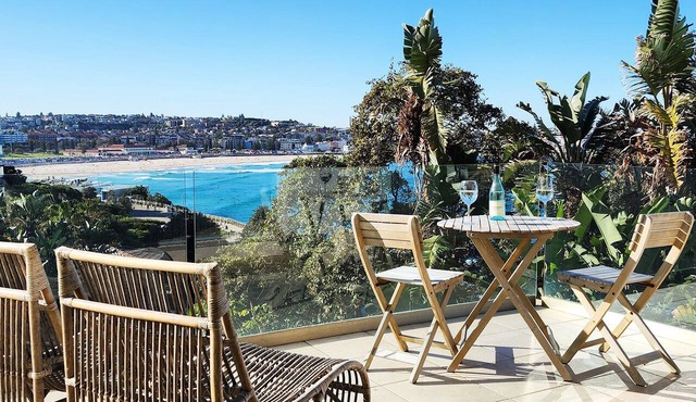 Sweeping Ocean Views - Bondi Beach - 2 bedrooms + parking