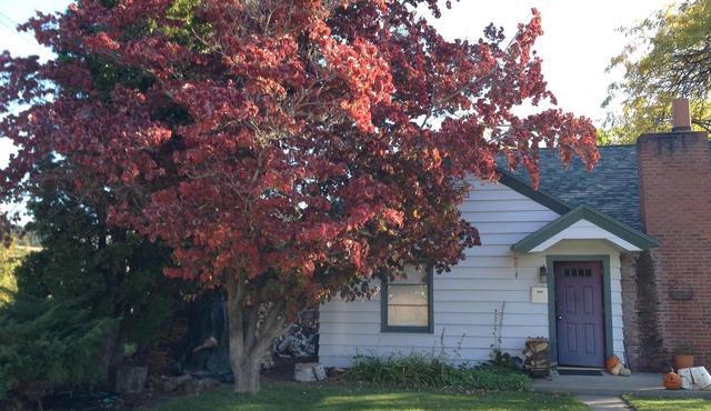 Sweeping views, room to play & easy access to Leavenworth & Mission Ridge