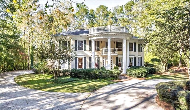 Sweet Elegant Lake Front 3 Acre Southern Hacienda