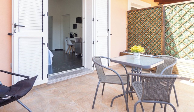Sweet Home - Morada - Four Bedroom Guest House, Sleeps 10
