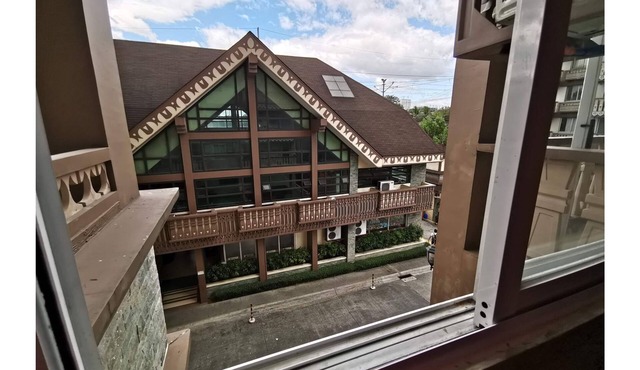 SweetSuites at Pine Crest New Manila