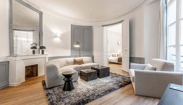 Sweett | Opera 21 - Two Bedroom Apartment, Sleeps 5