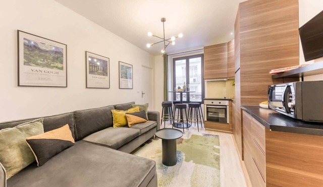 Sweett | Troyon - Three Bedroom Apartment, Sleeps 6