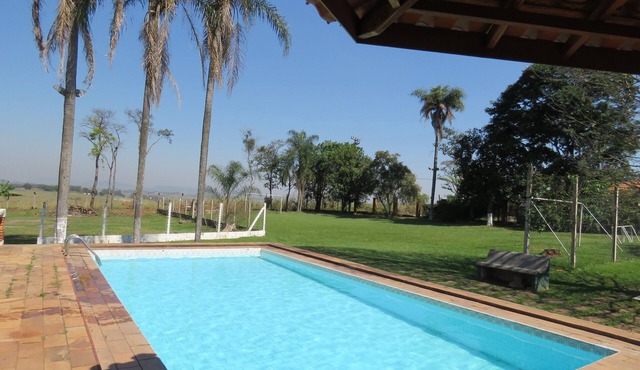 Swimming pool, five bedrooms, air conditioning, steam sauna, sand court, soccer field.