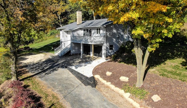 Swiss Valley Getaway - Dubuque/Tri-State Area