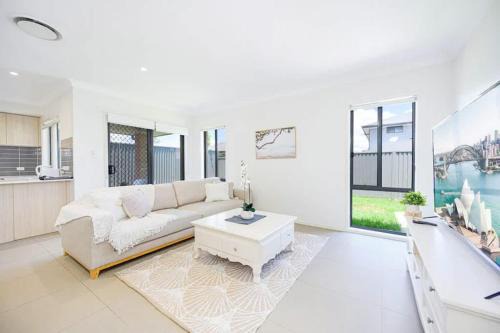 Sydney Cobbitty 4bed house,close Oran Park
