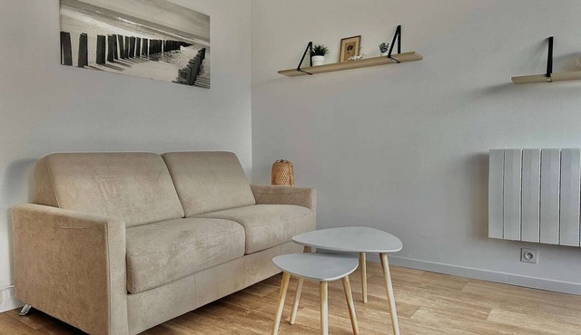 Sydney - studio with loggia, direct beach access