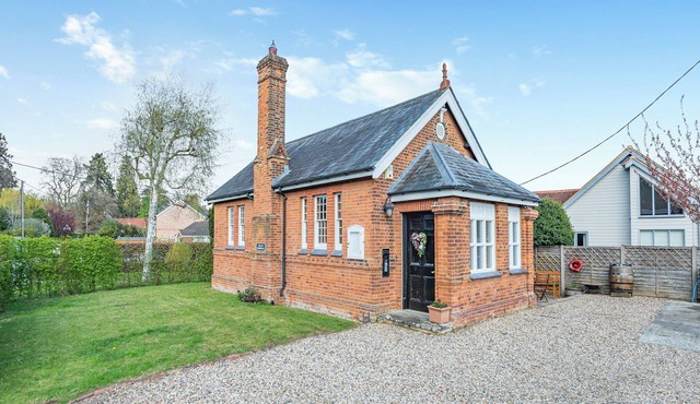 Sympathetically stunning restored property.
